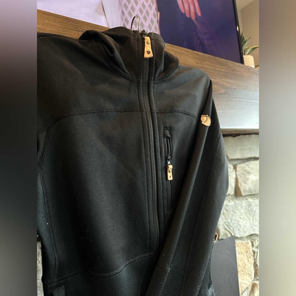 Fjall Raven fleece sweater